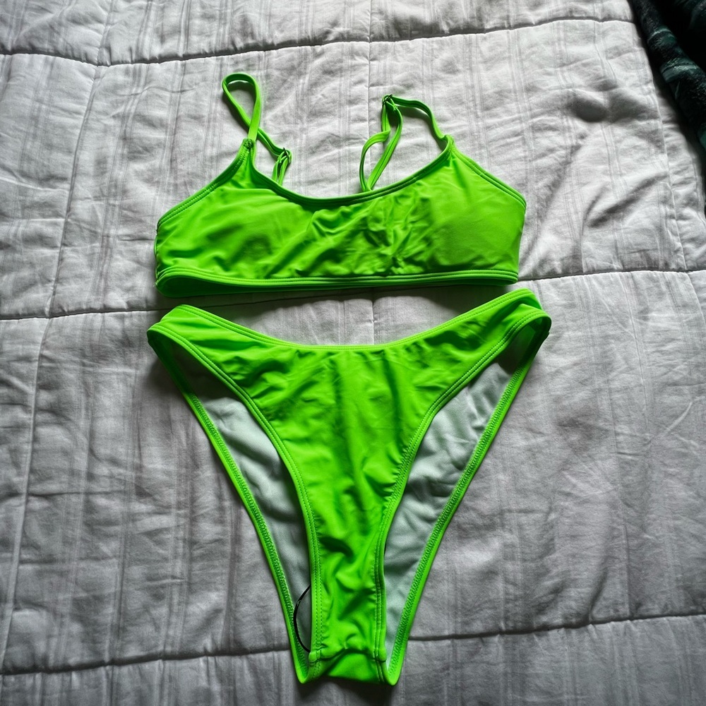 Solid High Cut Bikini - image 5